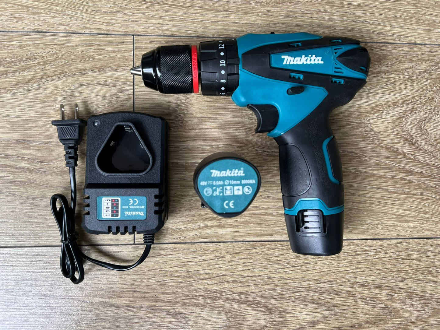 Taladro Inalámbrico  48 Voltios Makita Mandril De 3/8